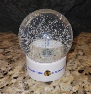 Chicago Blackhawks United Center 25th Anniversary Snowglobe SGA 2019 - Picture 1 of 2