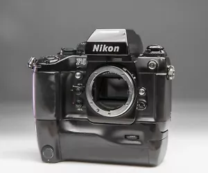 Nikon F4 E - Foto 1 di 6