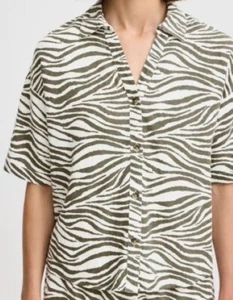 Shirt Short Sleeves Animal Print Womens Casual Relaxed Fit B.YOUNG Size 8-12 UK - Picture 1 of 21