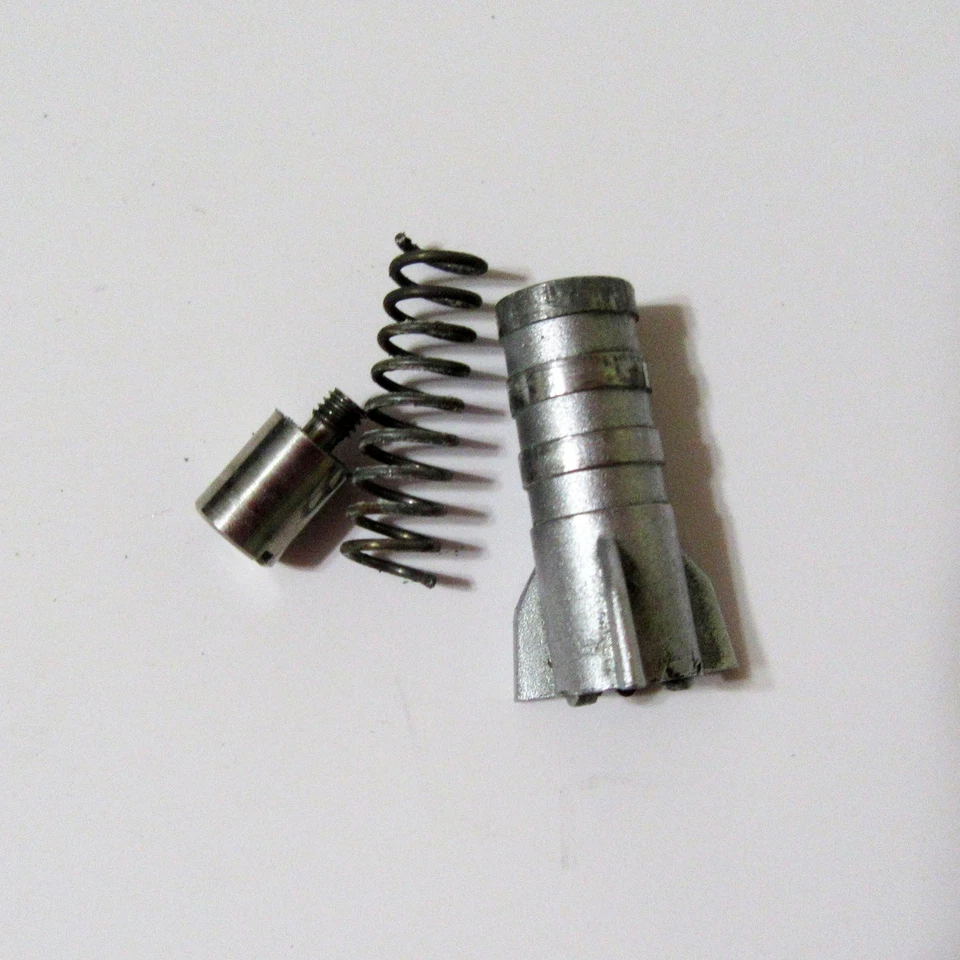 DOKORDER ® 1120 Open Reel Tape Deck PART - OEM - Reel Table Clamp Assembly - Image 1 of 1