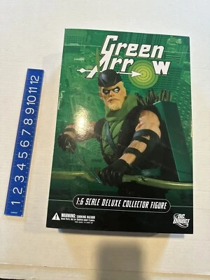 DC Direct NEW! GREEN ARROW 1/6 SCALE 13" DELUXE COLLECTOR ACTION FIGURE - Image 1 of 4