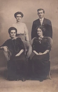 Postcard - RPPC - 4 People - 3 Women 1 Man - Posed - Unposted - Picture 1 of 2