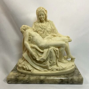 Piedad Estatua de María Sosteniendo a Jesús Piedra Religiosa con Base de Mármol Italia, De Colección - Imagen 1 de 9