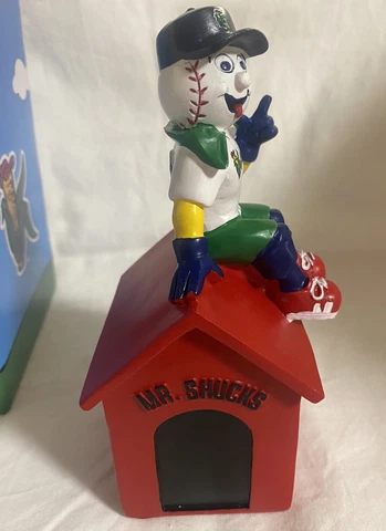 Cedar Rapids Kernels Mr Shucks SGA Charlie Brown Snoopy Minnesota Twins 1 of 500 Cover