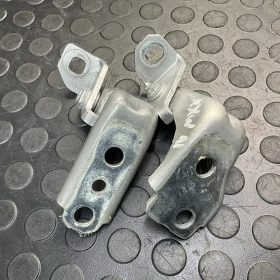 2016-2019 Lincoln MKX Front Right Passenger Side Door Hinge Pair Set OEM - Image 1 of 4