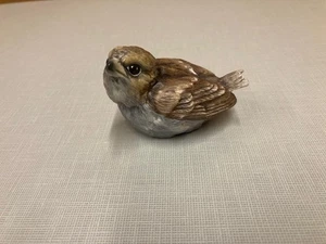 Bone China Baby Spatz, Weißreiher Keramik, Neuseeland - Bild 1 von 6