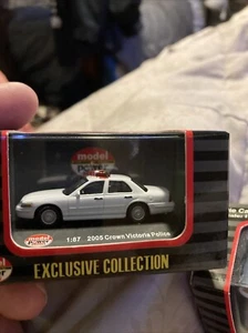 Model Power 19390 HO 2005 Crown Victoria Police - Picture 1 of 4
