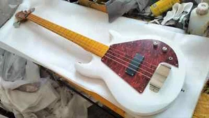 Factory Custom 4 String Grabber II Style Electric Bass Guitar 2009 LIMITED White - Picture 1 of 5