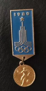 1980 Football XXII Olympic Games Moscow Soviet Pin Badge Sport FIFA Soccer USSR - Picture 1 of 2