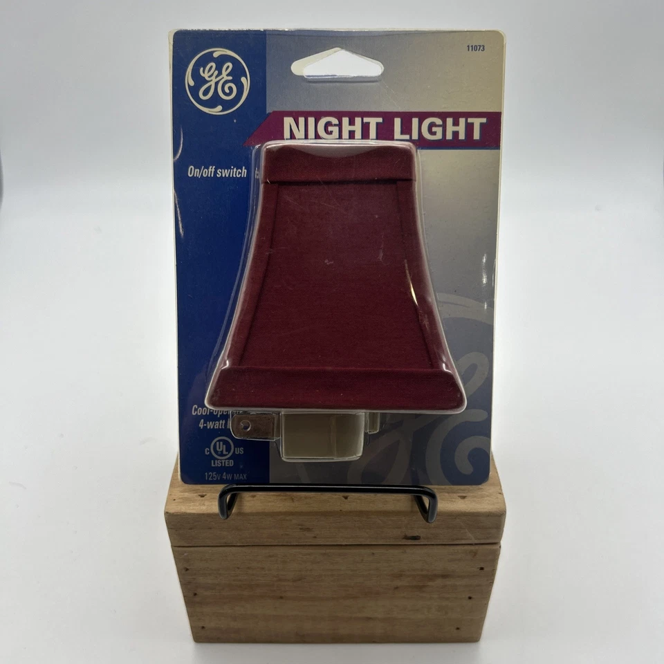 Mini lámpara enchufable de luz nocturna GE de colección rara con interruptor de encendido/apagado de pantalla 4W-125V Foto 1 de 4
