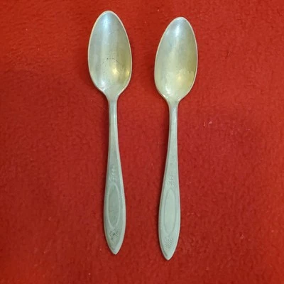 Cucharas para servir azúcar o condimento Oneida Wm Rogers ADAM 1848 4,25" plateadas  Foto 1 de 4