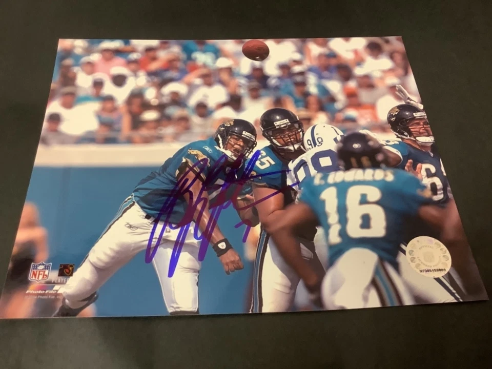 FOTO 8X10 FIRMADA POR BYRON LEFTWICH JACKSONVILLE JAGUARS NFL CERTIFICADO DE AUTENTICIDAD AUTOMÁTICO Foto 1 de 1