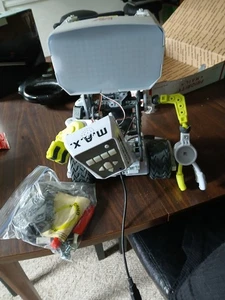 meccano max robot FOR PARTS ONLY DOES NOT TURN ON - Picture 1 of 9