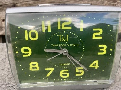 Tavistock & Jones Battery-Operated Quartz Alarm Clock Super Silent - Image 1 of 4