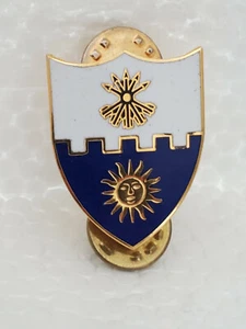 Pin de solapa de flechas y protector solar fraternal - Imagen 1 de 2