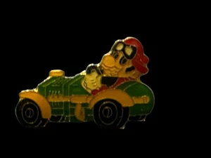Vintage Super Mario Kart Pin Badge - Picture 1 of 2