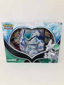 Pokemon Juego de Cartas Coleccionables Ice Rider Calyrex V Caja Colección 4 Paquetes de refuerzo + Promo Sellado - Imagen 1 de 6