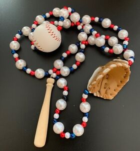 Collier perles de baseball mardi gras gant bat balle rouge blanc bleu États-Unis