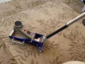 Jack de piso de carreras Rapid Pump® de aluminio de 1,5 toneladas - Imagen 1 de 1