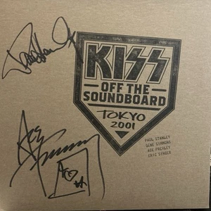 Kiss Band Signed Autographed Off The Soundboard Tokyo Exclusive Bone Vinyl - Picture 1 of 3