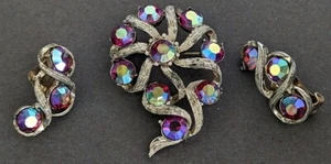 Kramer Demi Parure AB rot rosa Strass Brosche Ohrringe Set schillernd - Bild 1 von 2