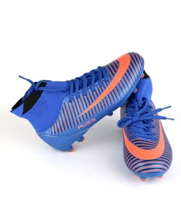 plus 11 football boots