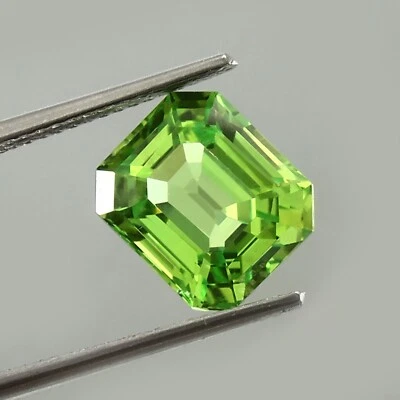 Natural Flawless Ceylon Peridot Green Sapphire Loose Radiant Cut Gemstone 10x8MM - Image 1 of 4