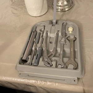 Kit attrezzi COMPLETO BMW E30 325 OTTIMO E28 E24 - Foto 1 di 23