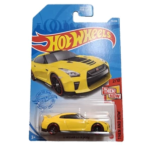Hot Wheels - '17 Nissan GT-R (R35) (Yellow) - Picture 1 of 6