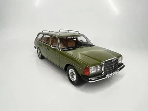 MERCEDES 200T W123 Green 1982 1/18 BoS BOS088 - Picture 1 of 5