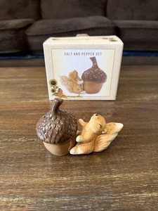 Barril de galletas, sal y pimienta, coctelera ardilla y bellota - Imagen 1 de 4