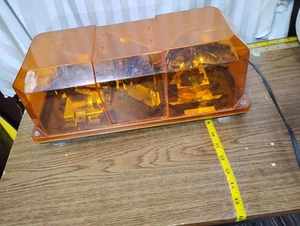Vtg Federal Signal Tow Truck 2 Light Bar Flasher Towing Highlighter Wrecker - Foto 1 di 5