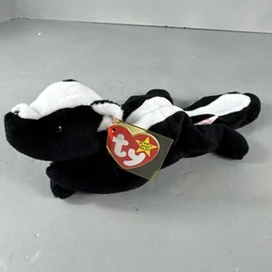 Ty Beanie Baby Stinky - MWMT (Skunk 1995) - Picture 1 of 4