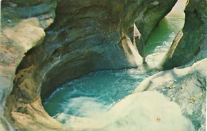 Bañera del diablo en Old Man's Cave en Hocking State Park cerca de Logan, Ohio - Imagen 1 de 2