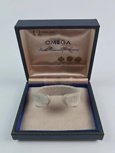 Vintage Omega Blue Wooden watch box 1950's or 60's for Women's Watches - Imagen 1 de 17