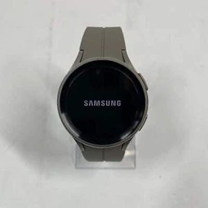 Montre connectée WiFi uniquement Samsung Galaxy Watch5 Pro titane SM-R920 - Photo 1 sur 7