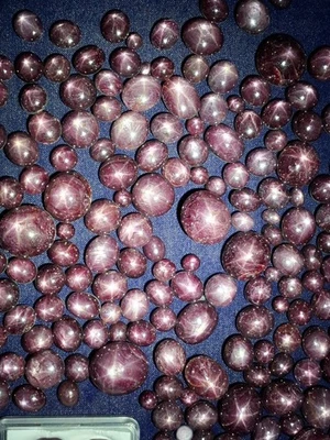 Sternrubin Cabochon Natur nicht behandelt - Bild 1 von 2