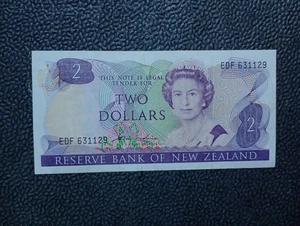 New Zealand $2 Dollars 1981-92 Great Condition Banknote Queen Elizabeth II P-117 - Picture 1 of 2