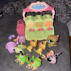 Littlest Pet Shop Treat Center Dispenser LPS + Frog Parakeet Beaver Gecko Lot - Picture 1 of 3