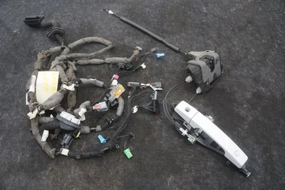 Juego de cables de bloqueo de manija de puerta delantera izquierda LR168659 Land Rover Defender L663 21 Foto 1 de 4