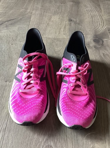 New Balance 860 V11 Fresh Foam Sneaker Youth taglia 6 rosa nero nuovo senza scatola NUOVO