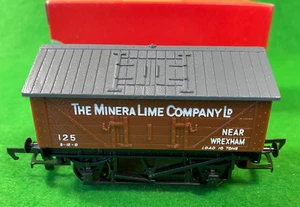 HORNBY MODEL RAILWAYS OO GAUGE THE MINERA LIME COMPANY COVERED WAGON WREXHAM 866 - Picture 1 of 6