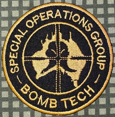 Australia Army SOG Special Operations Group Bomb Tech Patch 3" Black/Gold A832 - Image 1 of 2