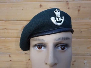 Brit. Army Rifles Regiment Barett mit Metallabzeichen Gr.55 gebr - Bild 1 von 4
