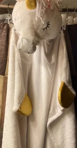 Unicorn Hooded Blanket White - Picture 1 of 11