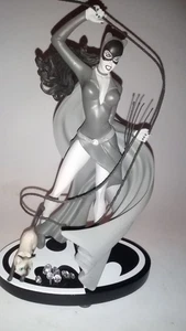 Catwoman Black and White Cold Cast Porcelain Statue Steve Rude, DC Direct 2012 - Bild 1 von 6