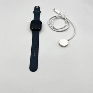 Apple Watch Series 9 45 mm Estuche de aluminio medianoche con correa deportiva - Muy bueno - Imagen 1 de 7