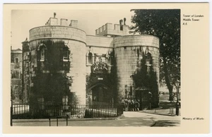 Tower Of London Middle Tower Old Ministry of Works Postcard #47 - Picture 1 of 2