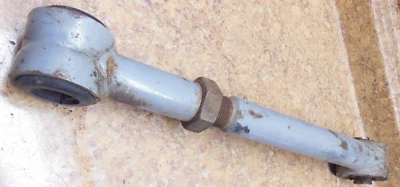 1999 年吉普牧马人 TJ 前悬架控制臂摇杆安装轴 4"升降机 — 第 1/2 张图片