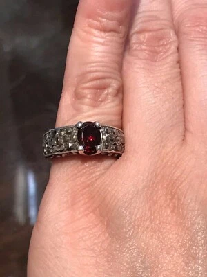  ANILLO GRANATE Y MARCASITA GENUINO 925 ESTERLINA talla 5 PLATA ¡ENVÍO RÁPIDO GRATIS! Foto 1 de 4